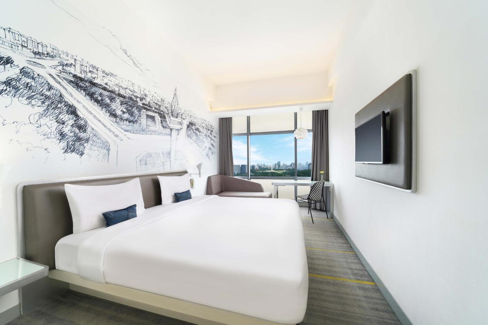 YELLO Hotel Harmoni Jakarta Exterior foto